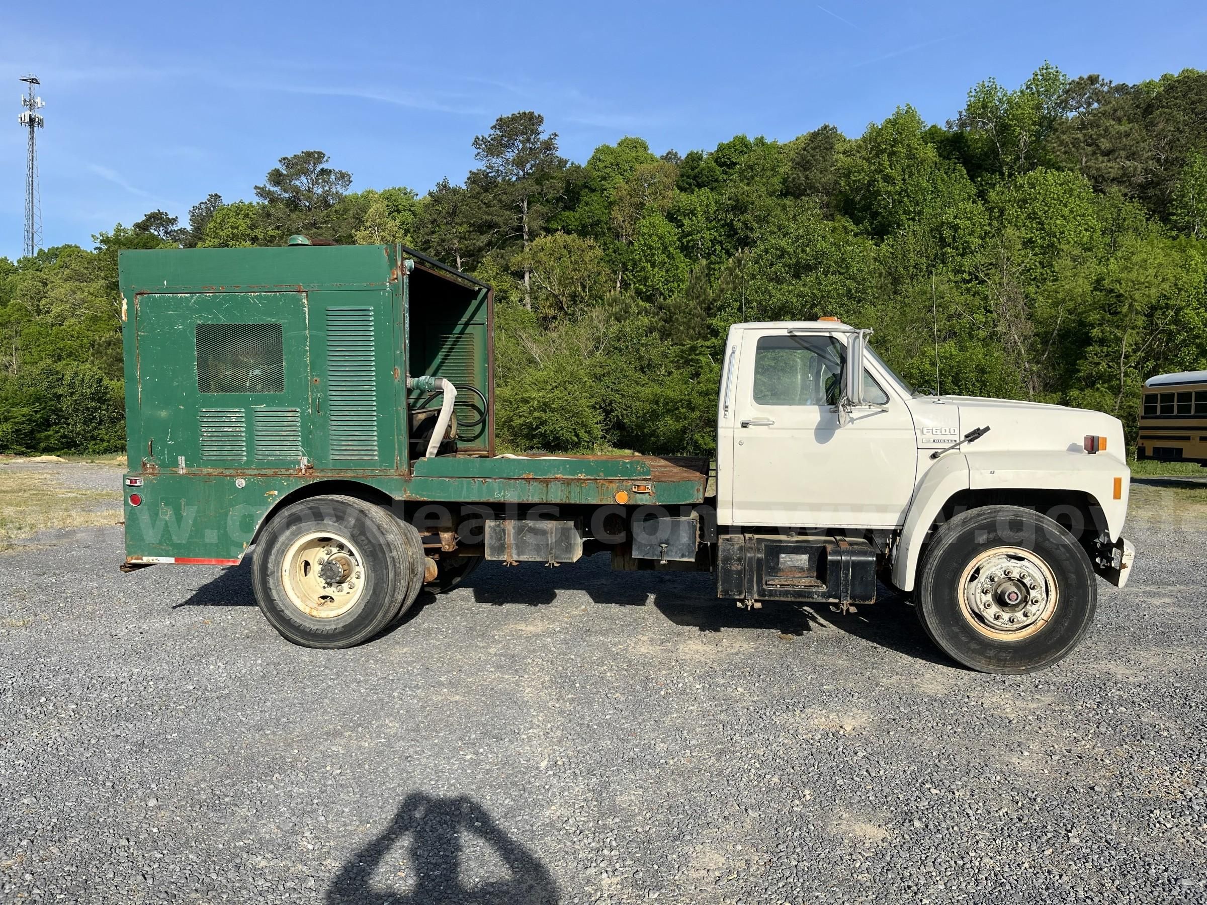 1989 FORD F-600