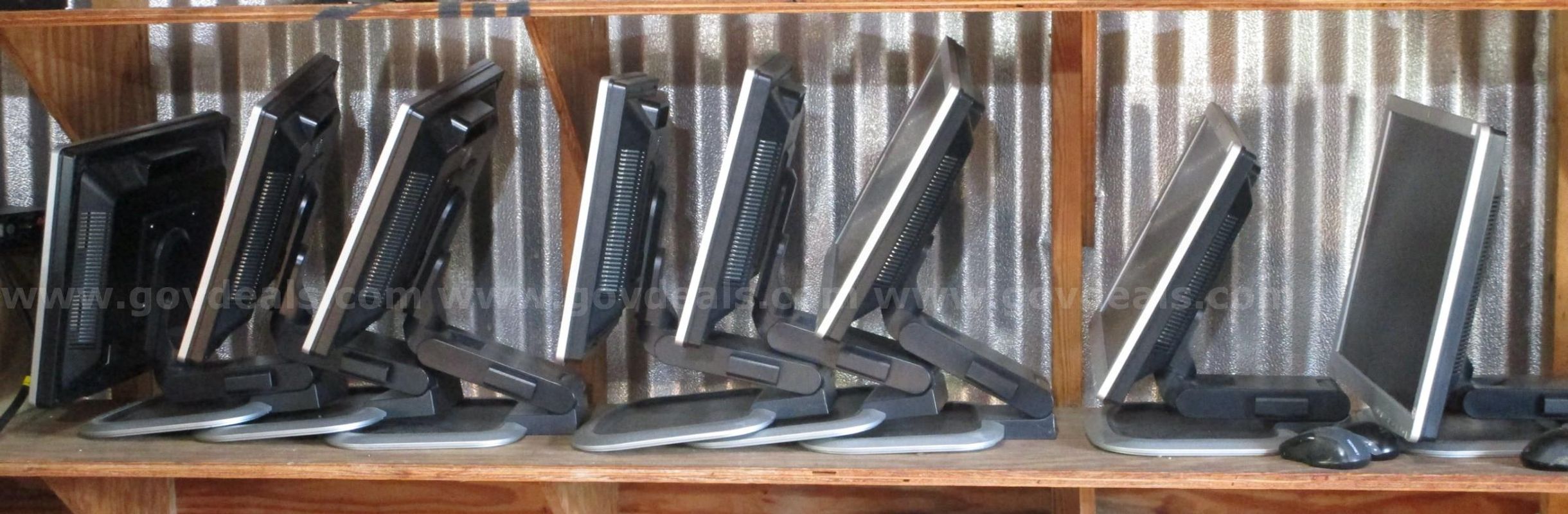 (8) Used Hp Monitors