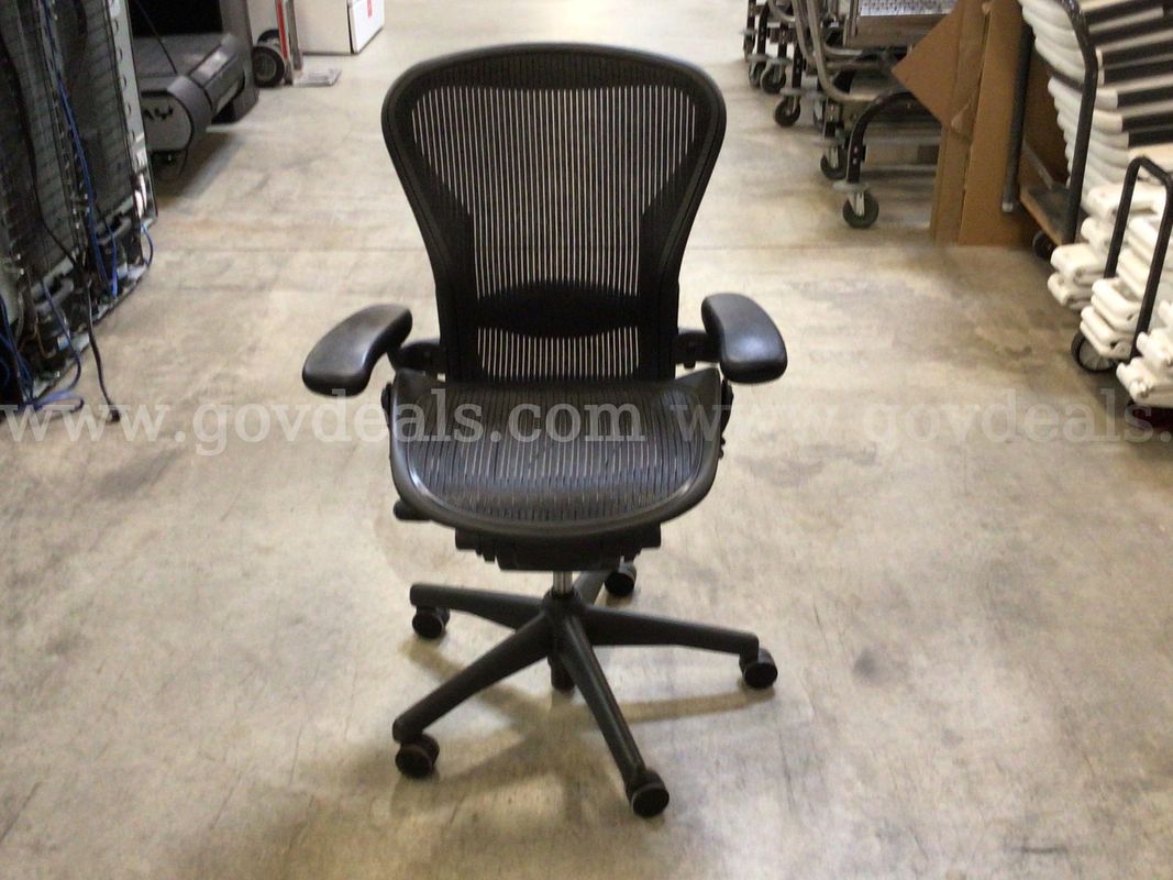 Herman Miller Aeron Office Chair (size B)
