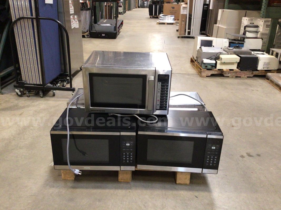 Lot of Microwaves (5 total)