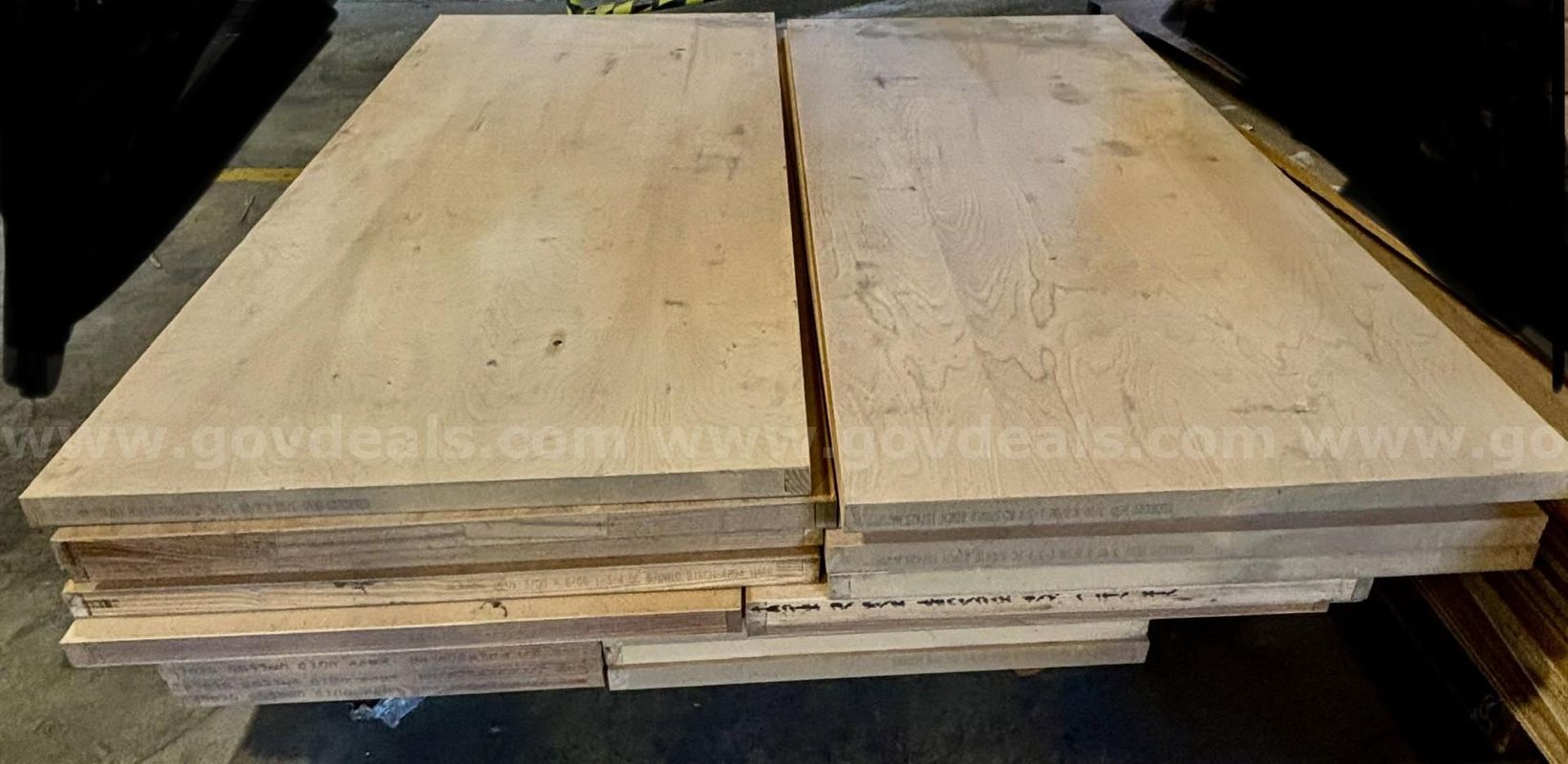 Lot 12 Lot of Solid Core Wood Doors – 1 3/4" Thick (Multiple Sizes & Quantities)