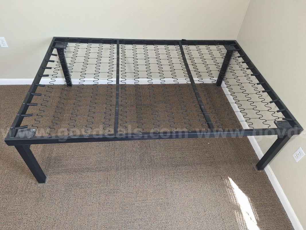 Metal Bed Ends with Springs - Lot of 60
