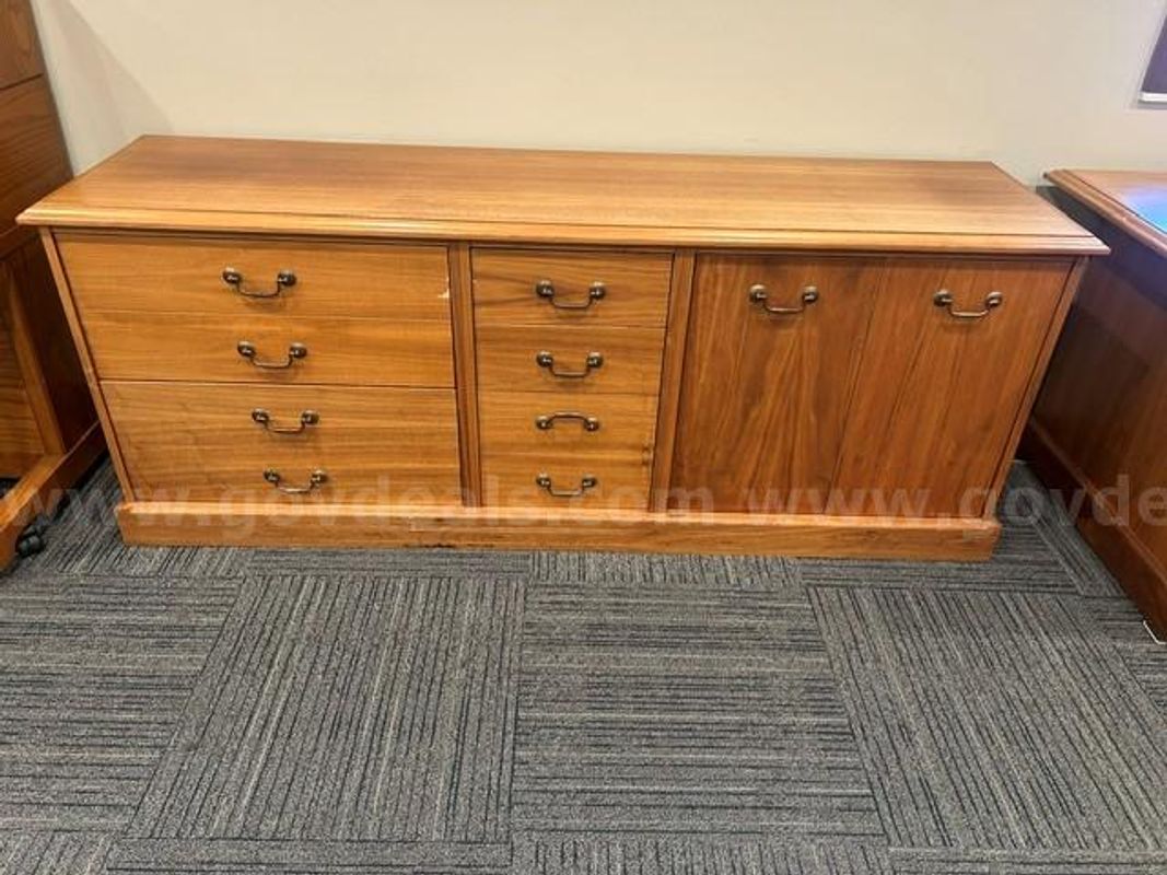 Chest of Drawers