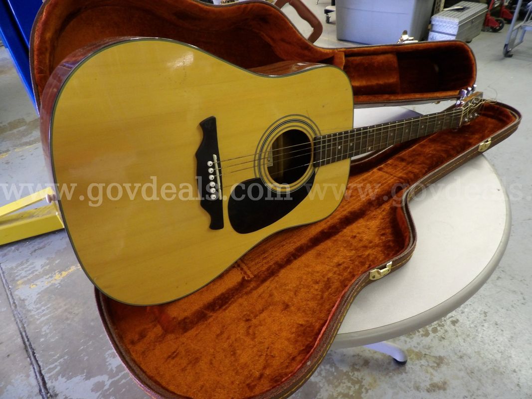 Alvarez Acoustic Guitar with Case