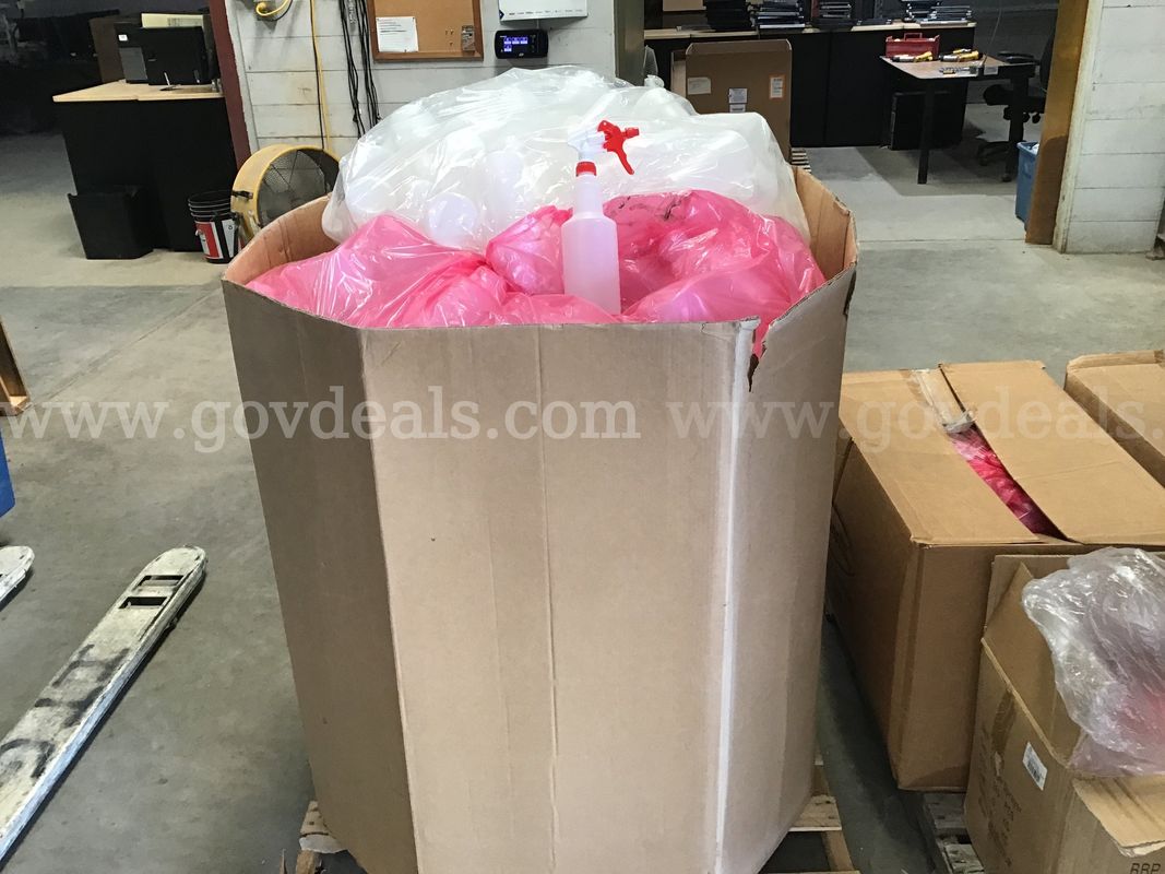 Lot 1 - Spray bottles and nozzles 201 lbs on 2 pallets