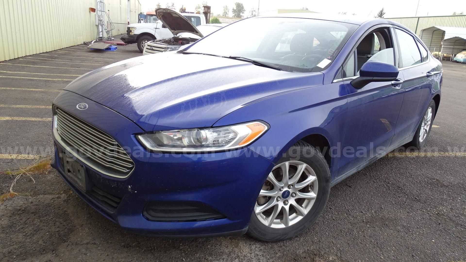 2015 Ford Fusion 4-Door Sedan