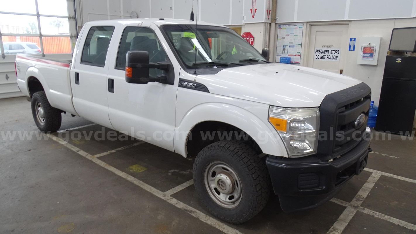 2015 Ford F-350 SD XL Crew Cab 4WD