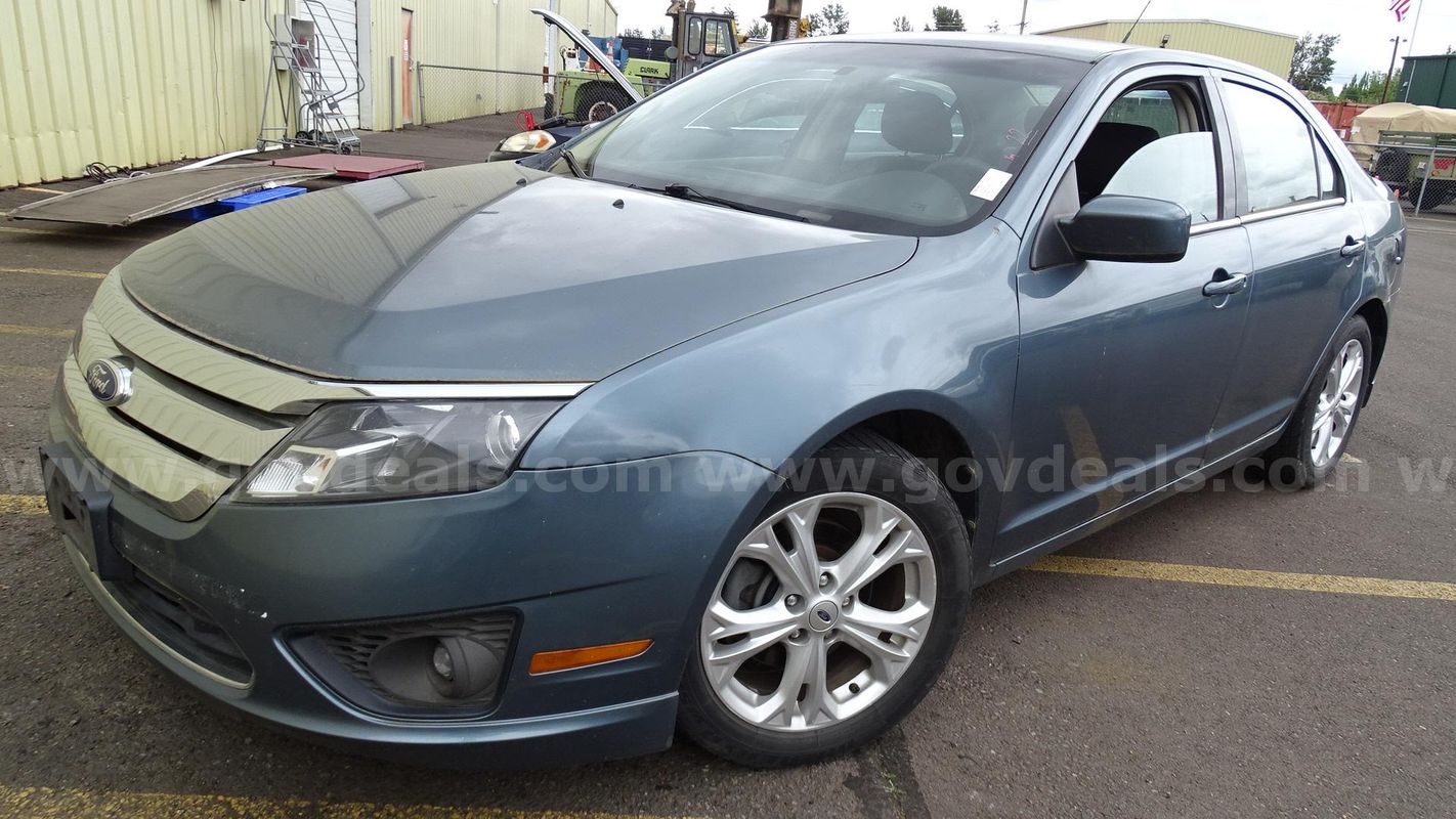 2012 Ford Fusion 4-Door Sedan