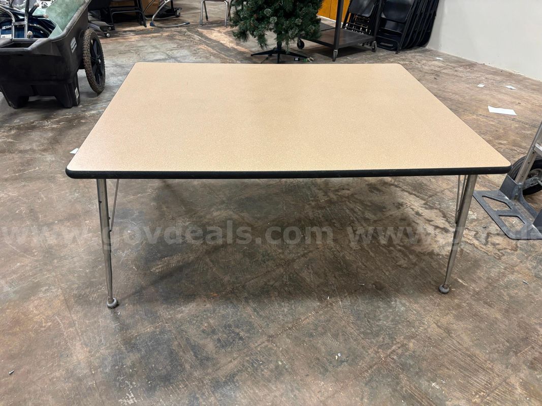 4ft x 5ft Table