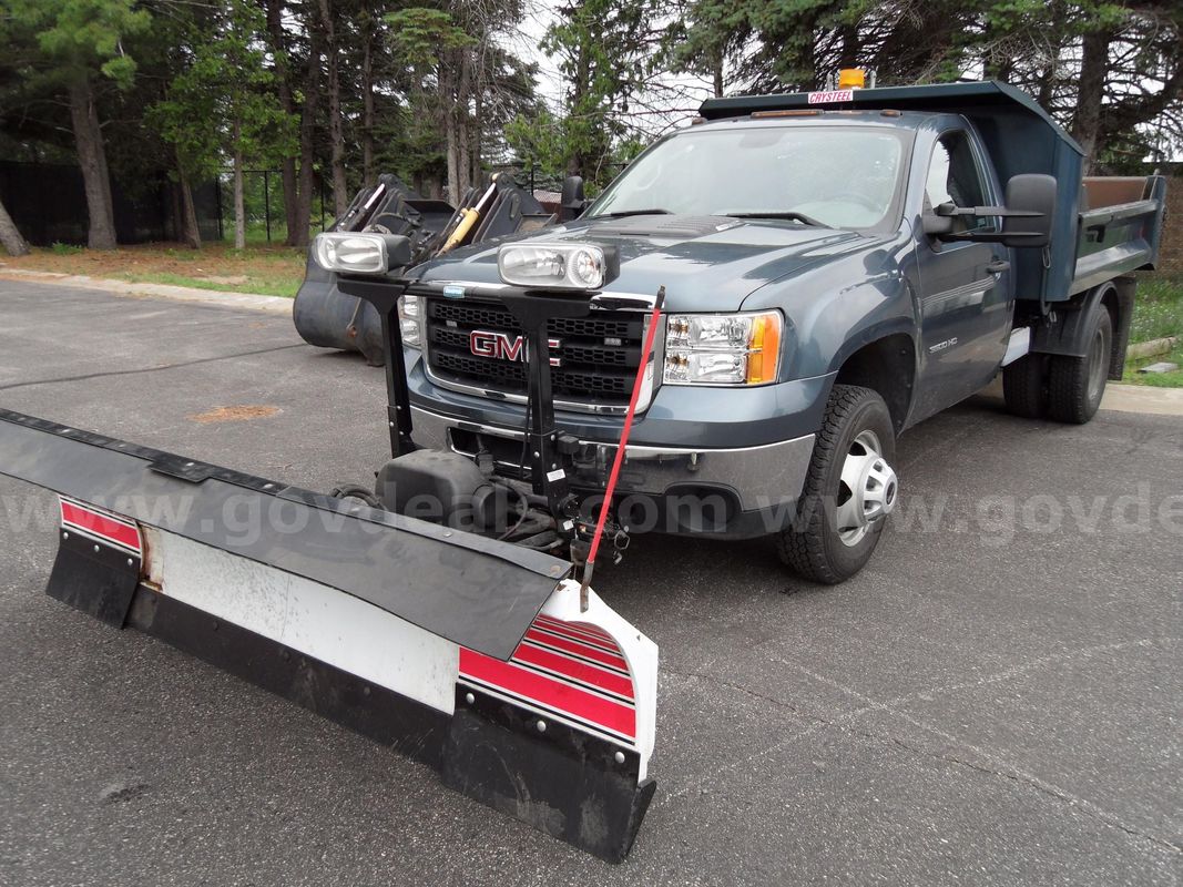 2011 GMC Sierra 3500HD w/ 9’ Dump Body and Blizzard 86110 Snowplow