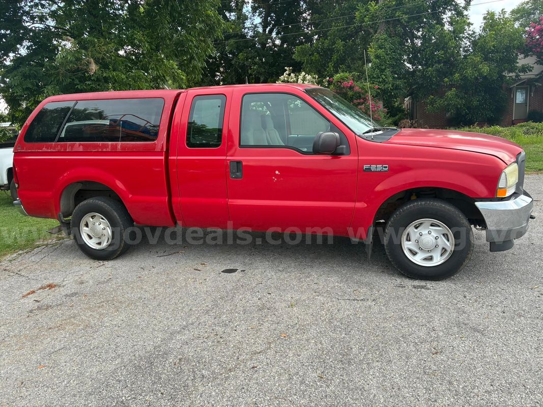 2003 Ford F-250 SD XL SuperCab 2WD