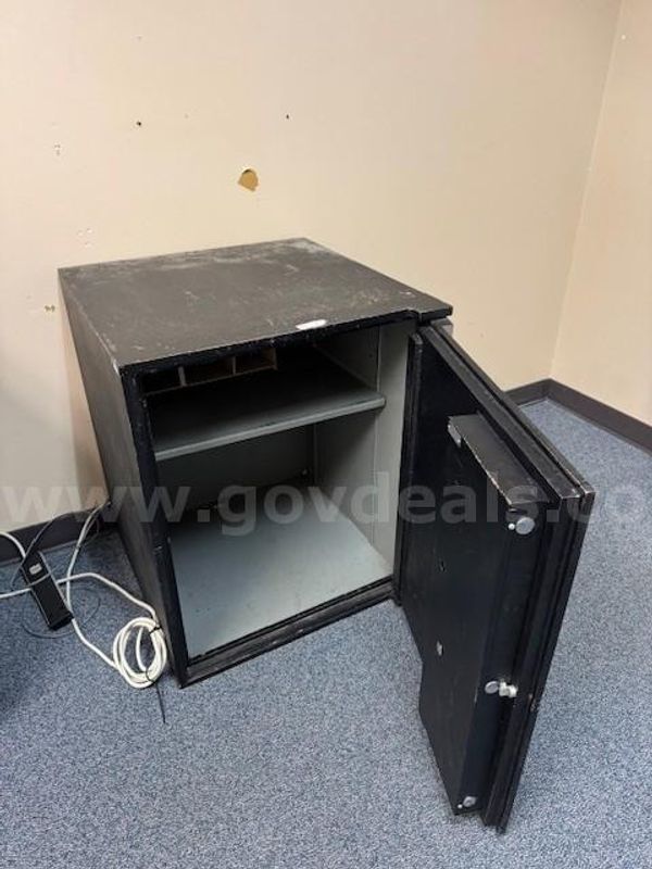 Large Safe (Gd4327)