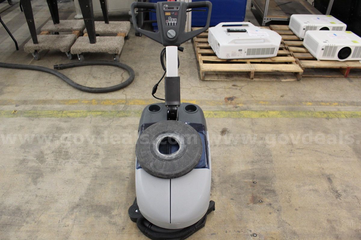 Advance SC351 Walk-Behind Floor Scrubber Dryer – Compact Commercial Unit