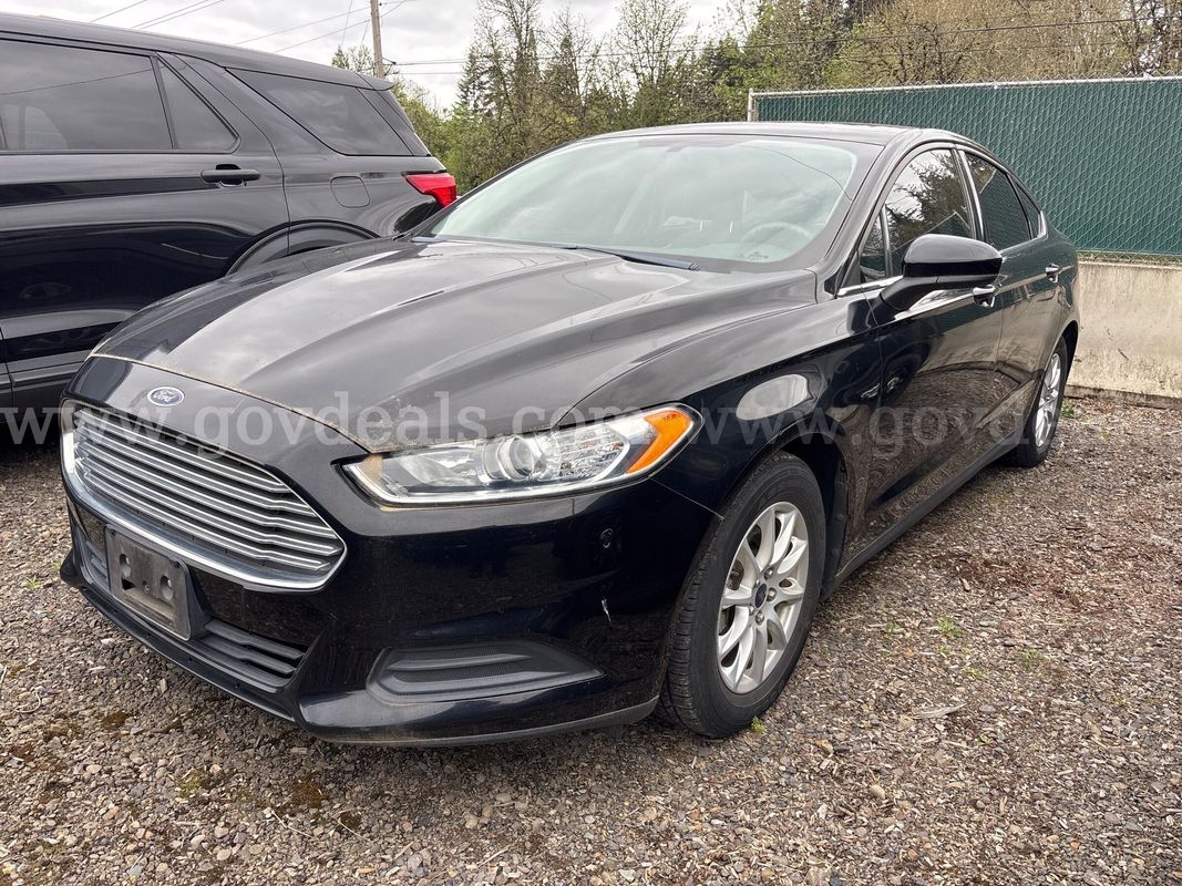 2016 Ford Fusion **Low Miles**