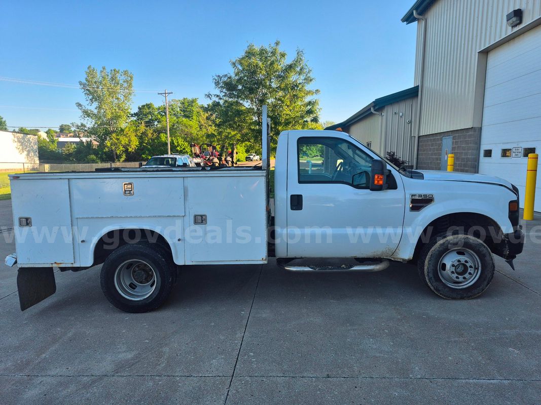 2008 Ford F350 4WD Service Truck