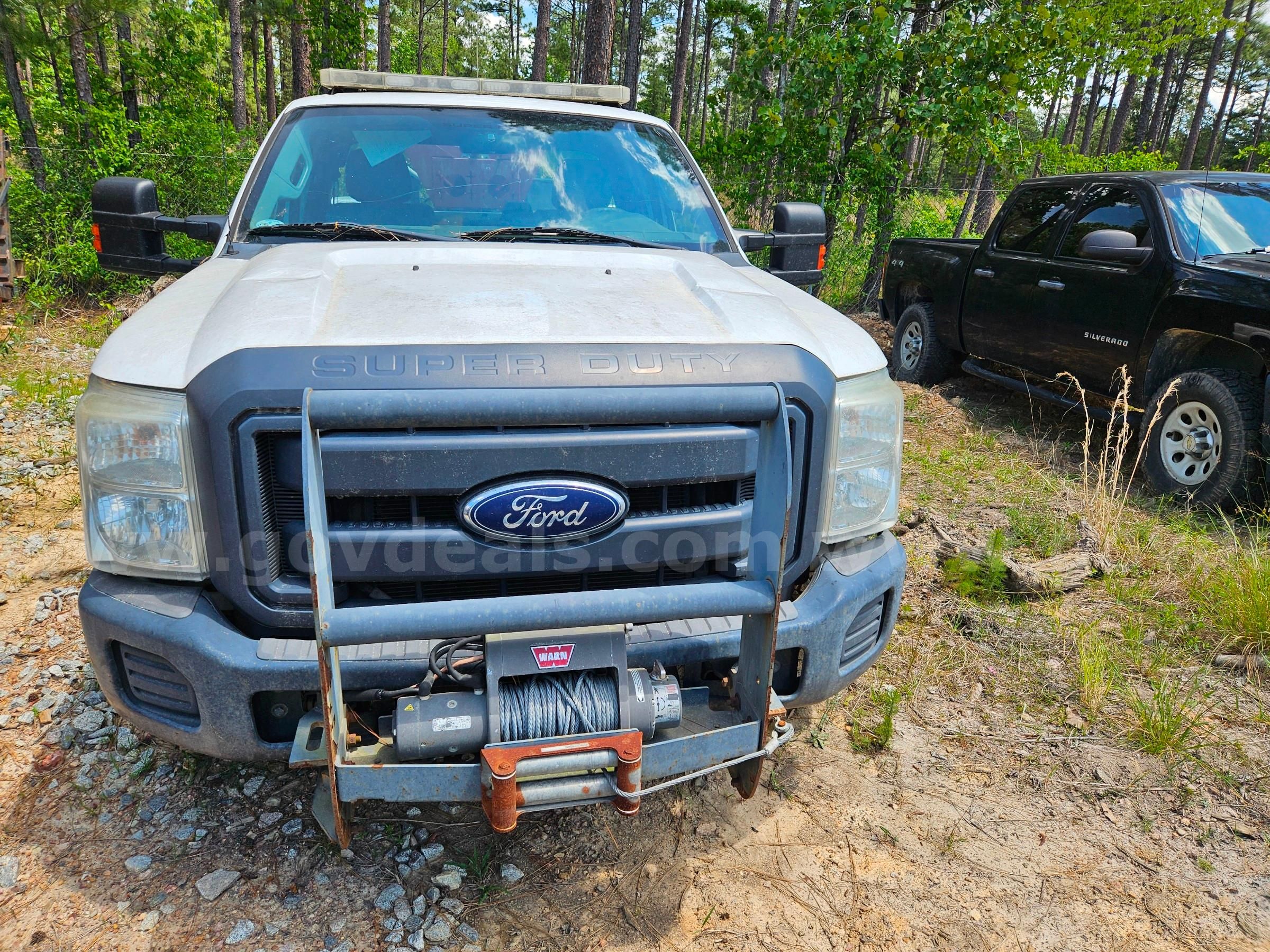 2015 Ford F-250 SD XLT SuperCab Long Bed 4WD w/ 150 Gallon Slip-On Unit