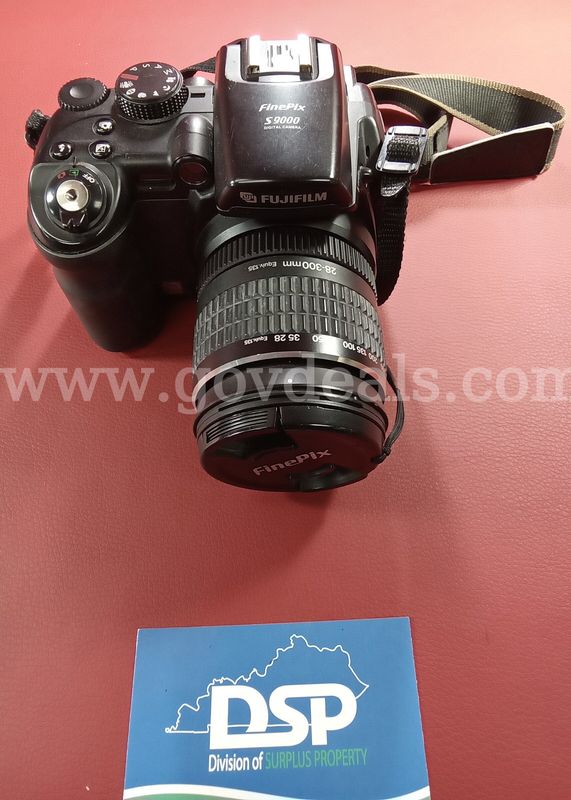 Fuji FinePix S9000 Camera with Ape Case/PRE-OWNED/DS18321/98101/DSP
