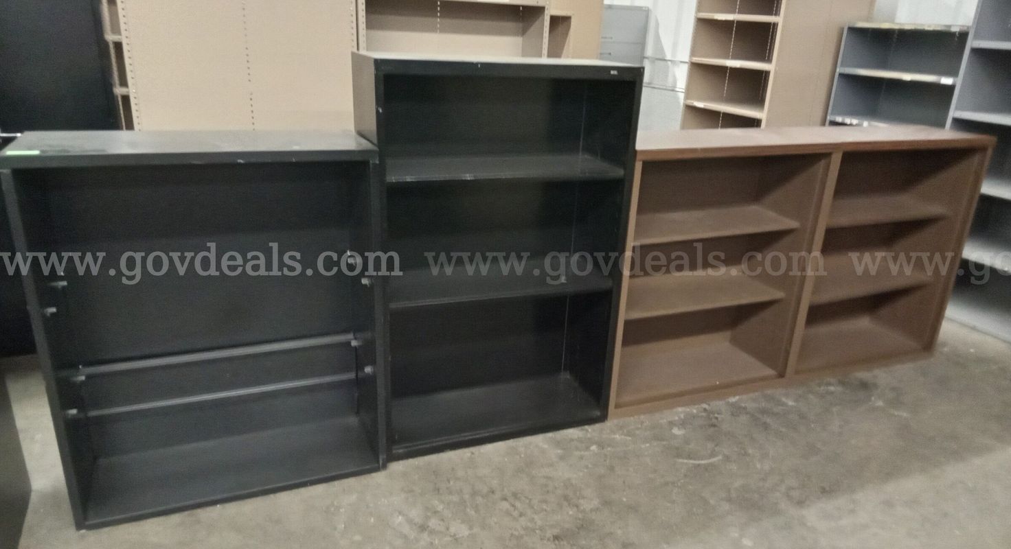 4 Metal Shelving Units/PRE-OWNED/DS18633/99277/DSP