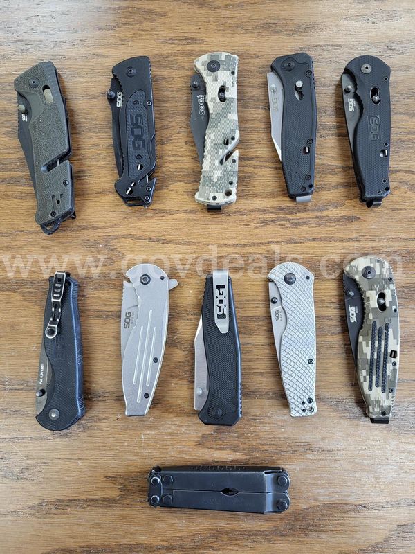 Assortment of SOG knives/Multitools
