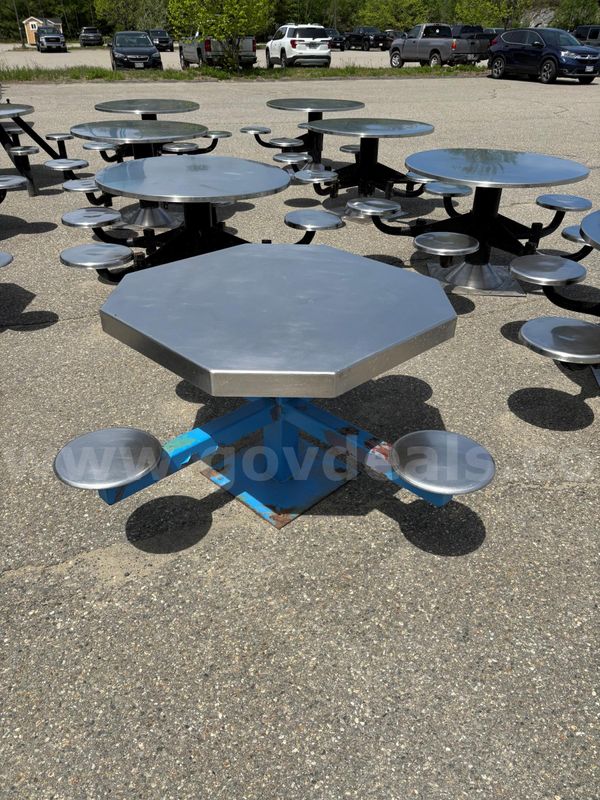 4 seat Stainless steel table