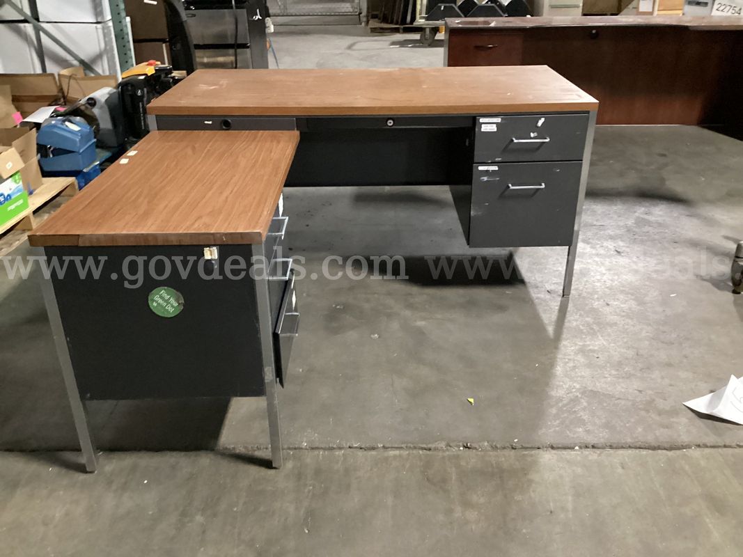 "L" Desk