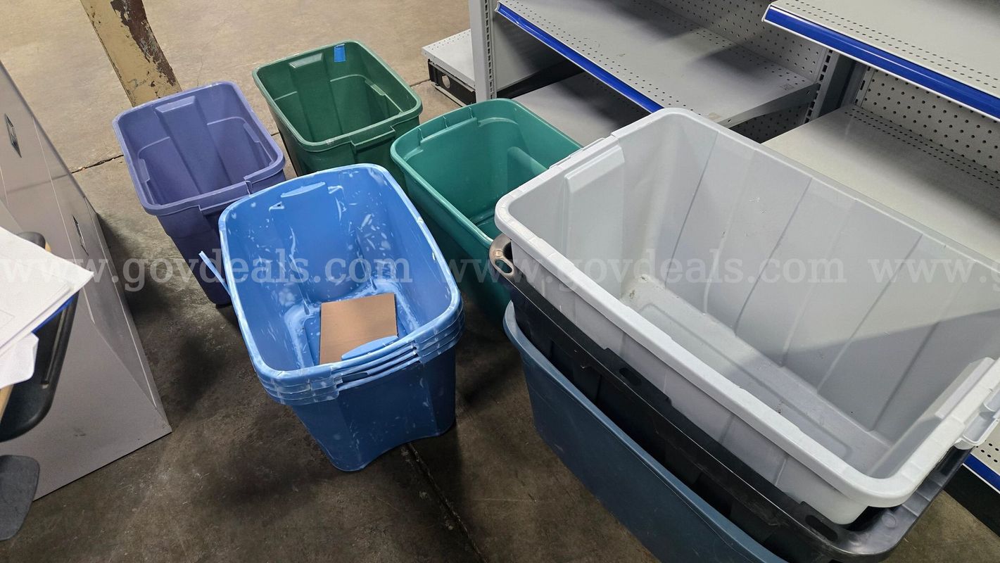 10 - Plastic Tubs