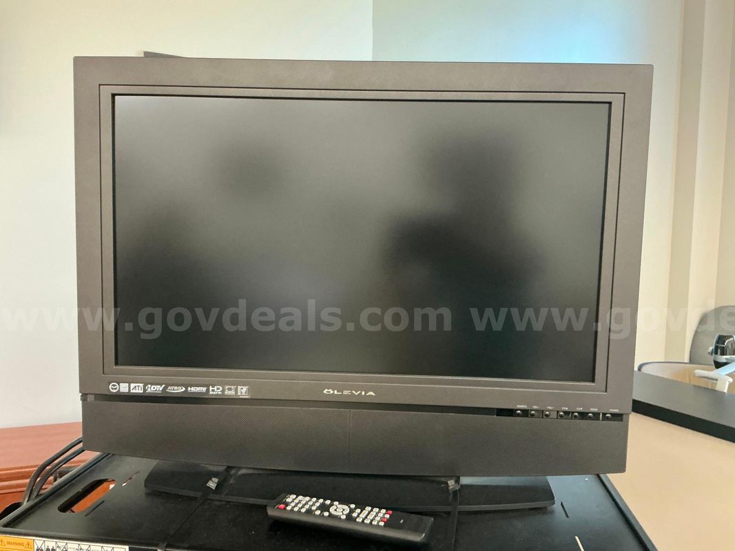 TV VCR/DVD Combo Player w/rolling cart