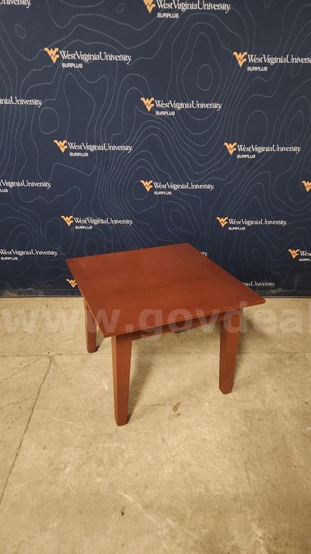 Wooden end table 22x22