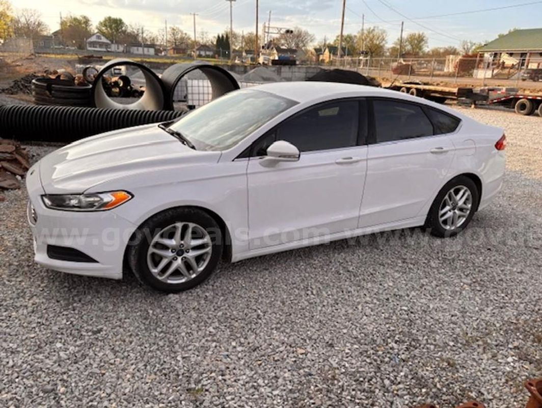 2016 Ford Fusion SE