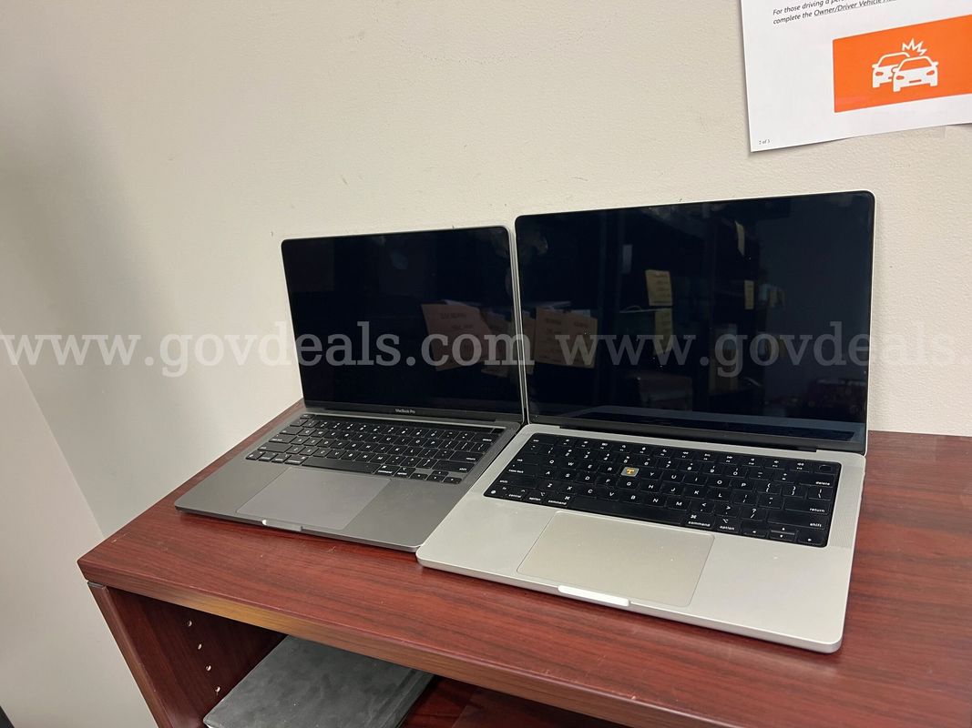 2 Macbook Pro's **NO Motherboards/HDD/SSD
