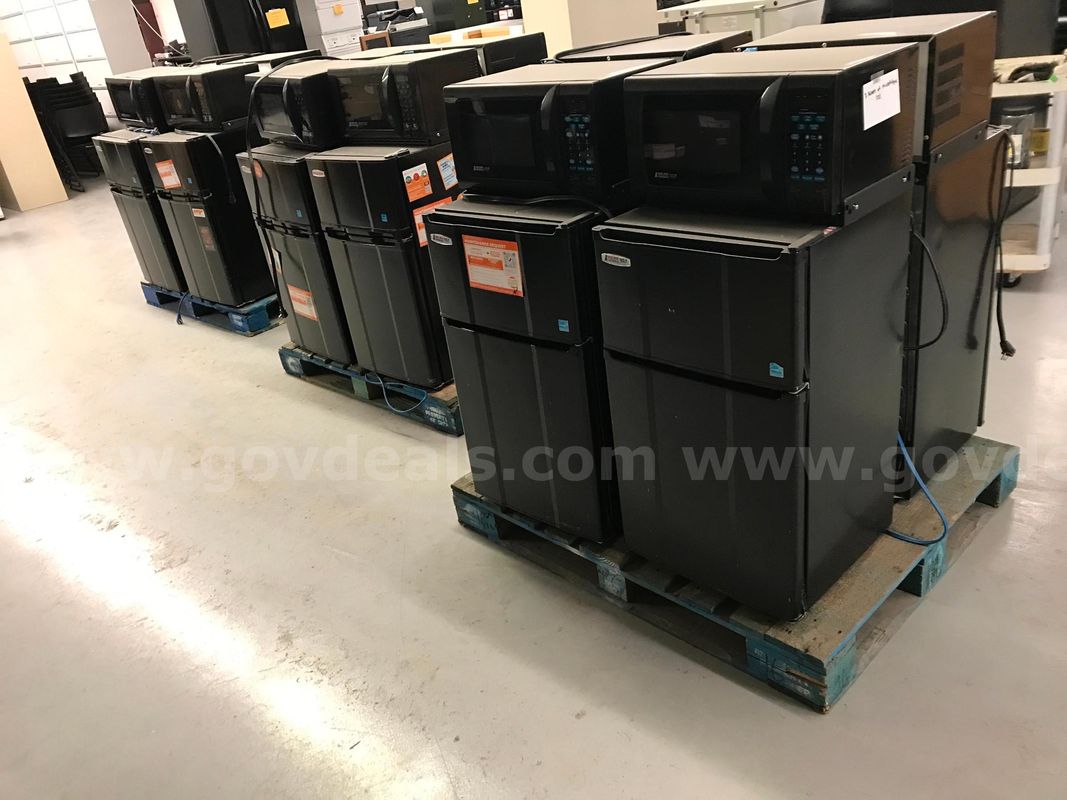 3 Pallets(12) Microfridges