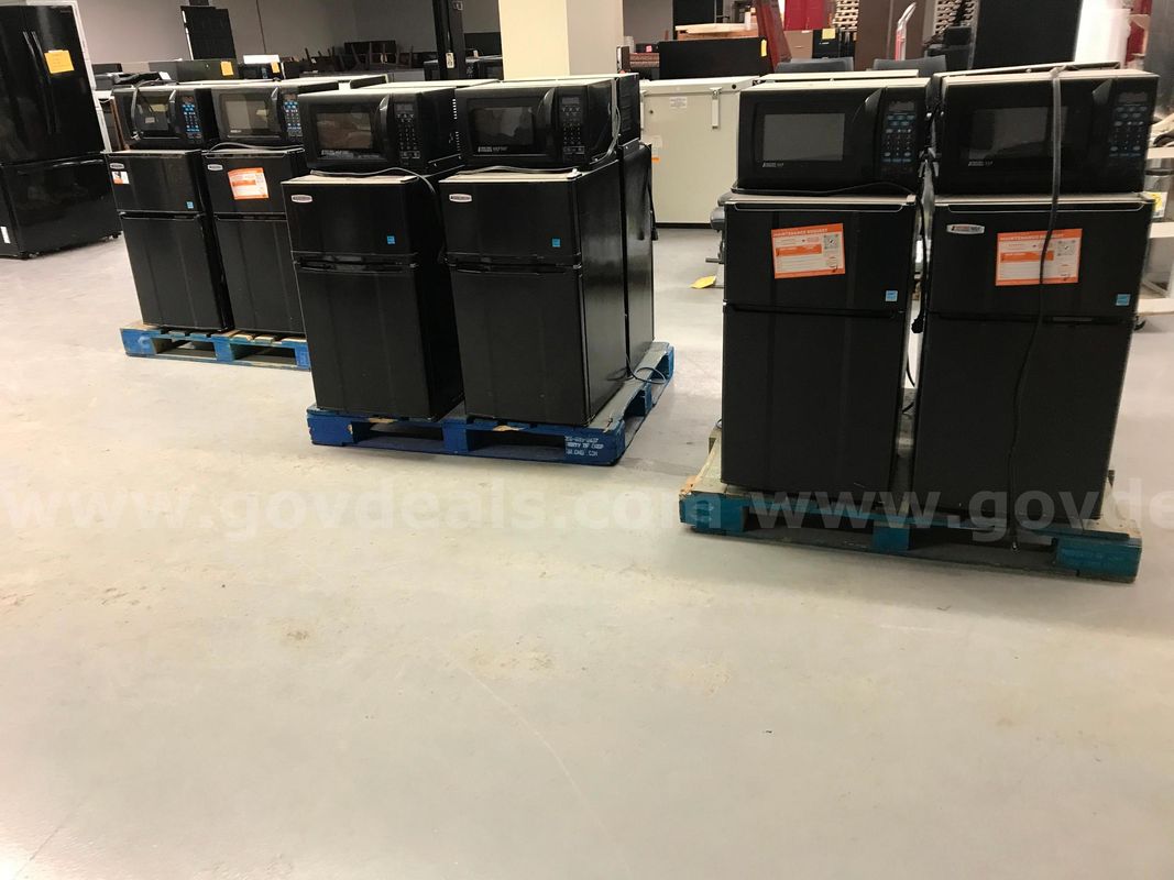 3 Pallets(12) Microfridges