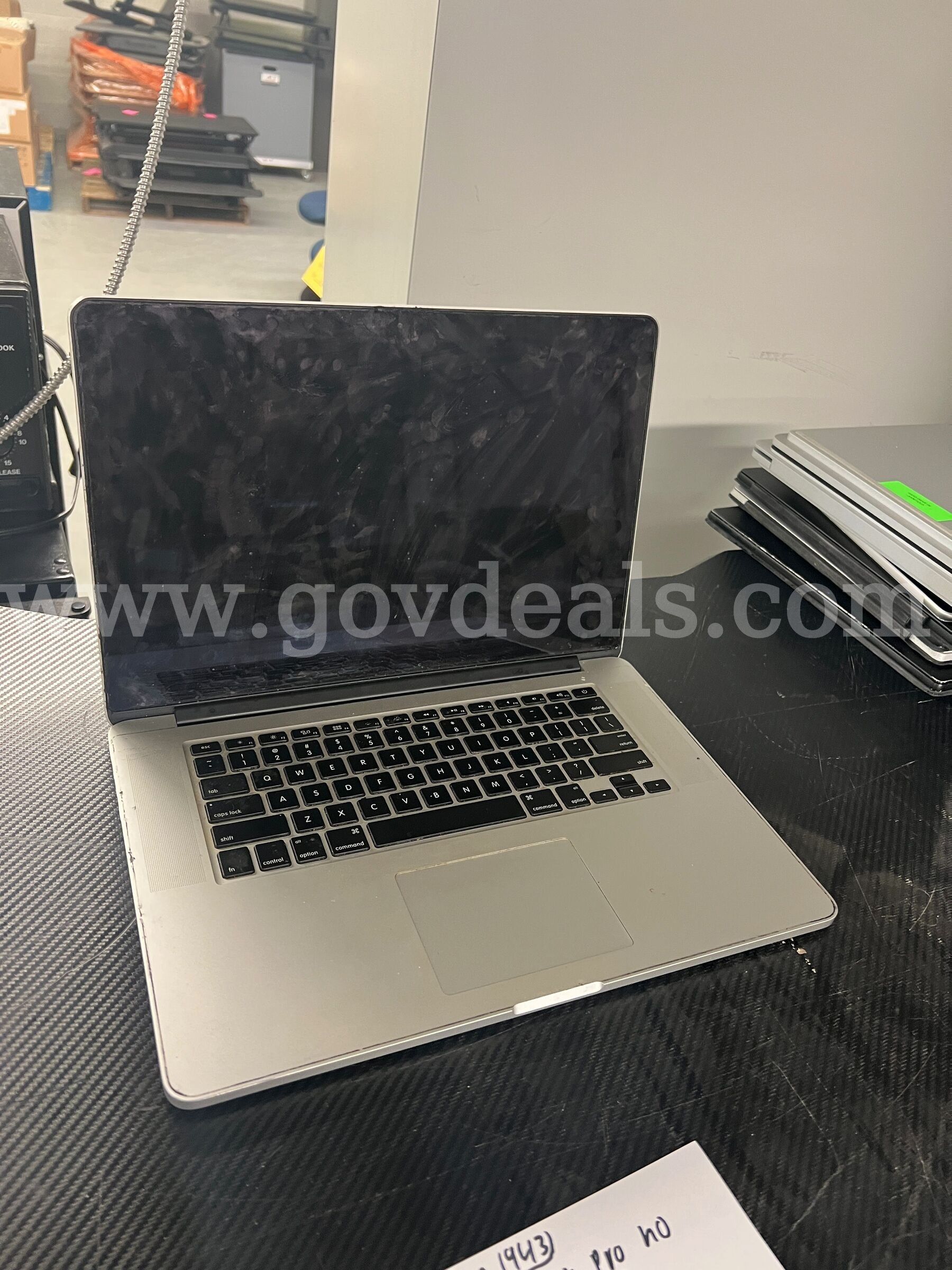Macbook Pro**NO HDD/SSD
