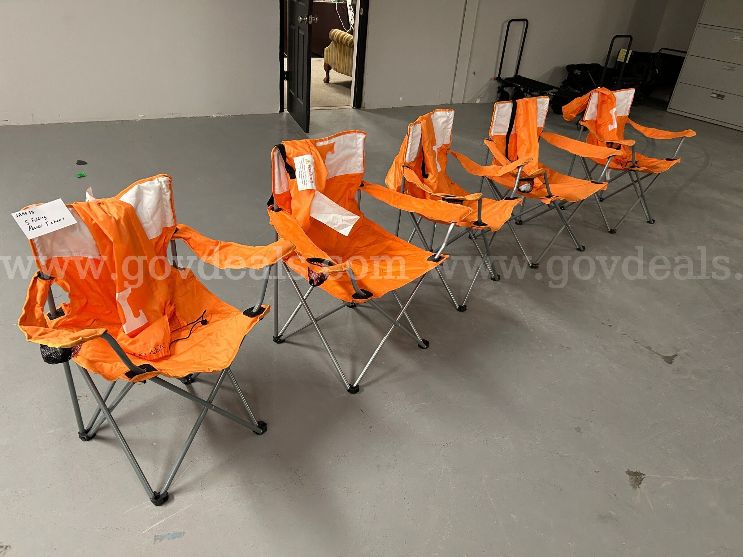 5 Folding power T chairs