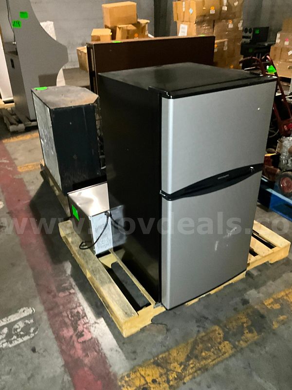 Kitchen Equipment (3 pcs)