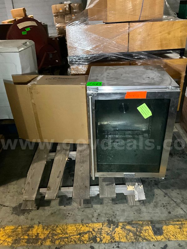 Kitchen Equipment (2 pcs)