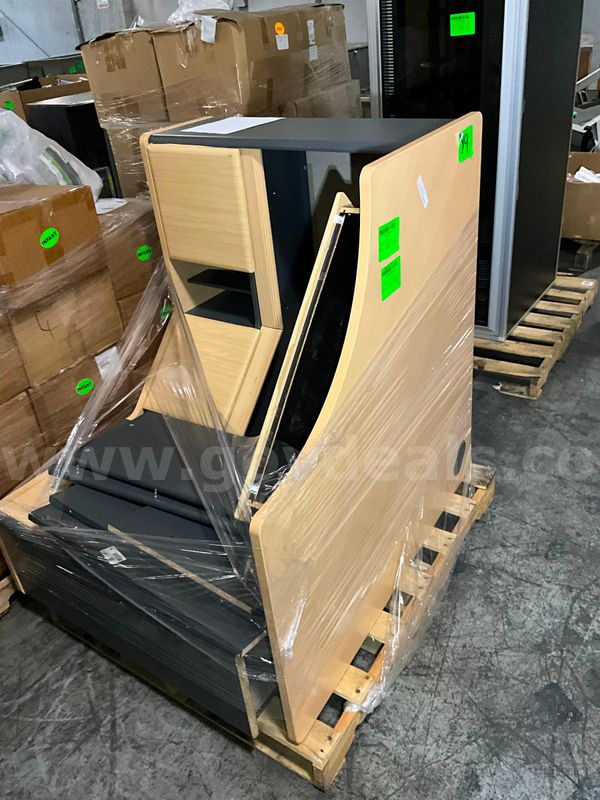 Desk & Computer Hutch
