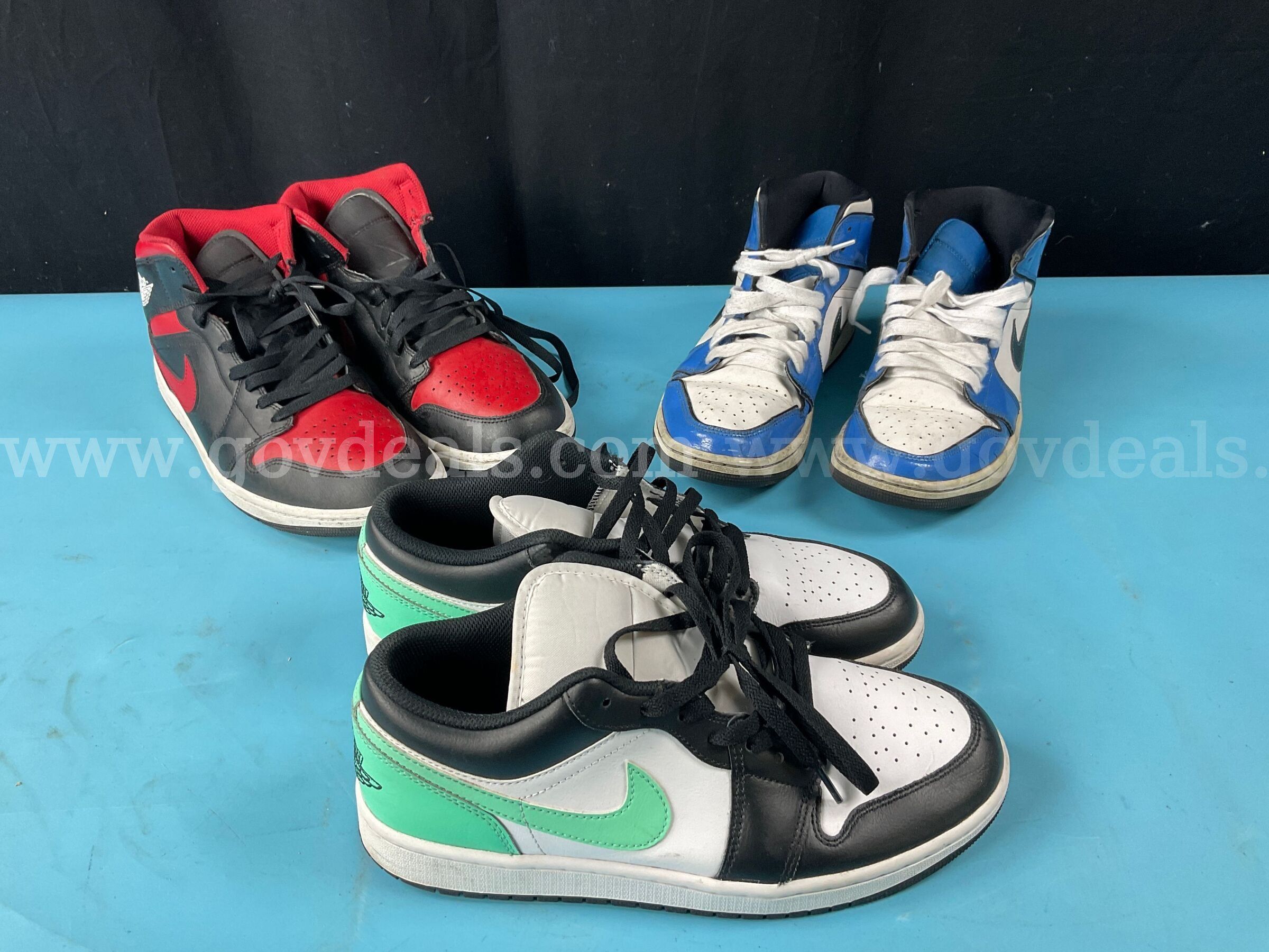 3 - Fashion Shoes Labeled Nike Jordan