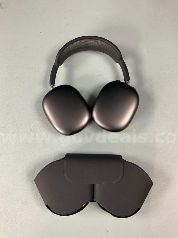 Apple AirPods Max (Gen 1) Model A2096 with Case, Powers On