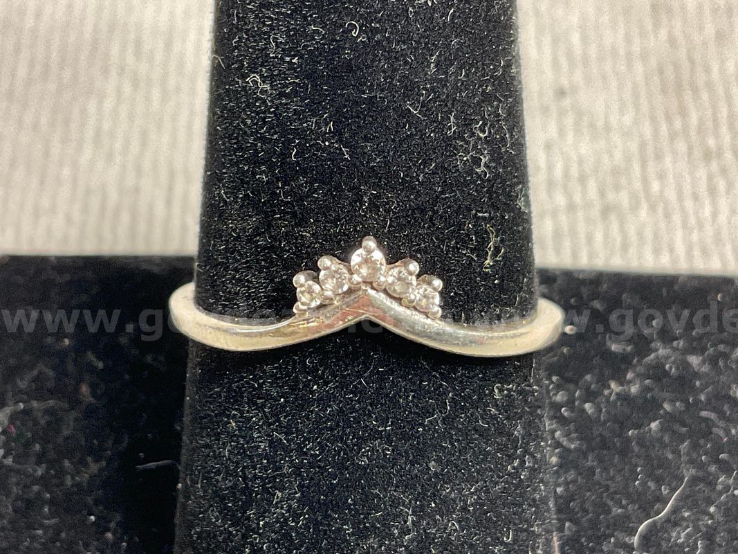 Silver Pandora Tiara Wishbone Ring with Stones, Size 9, Weight 1.59g