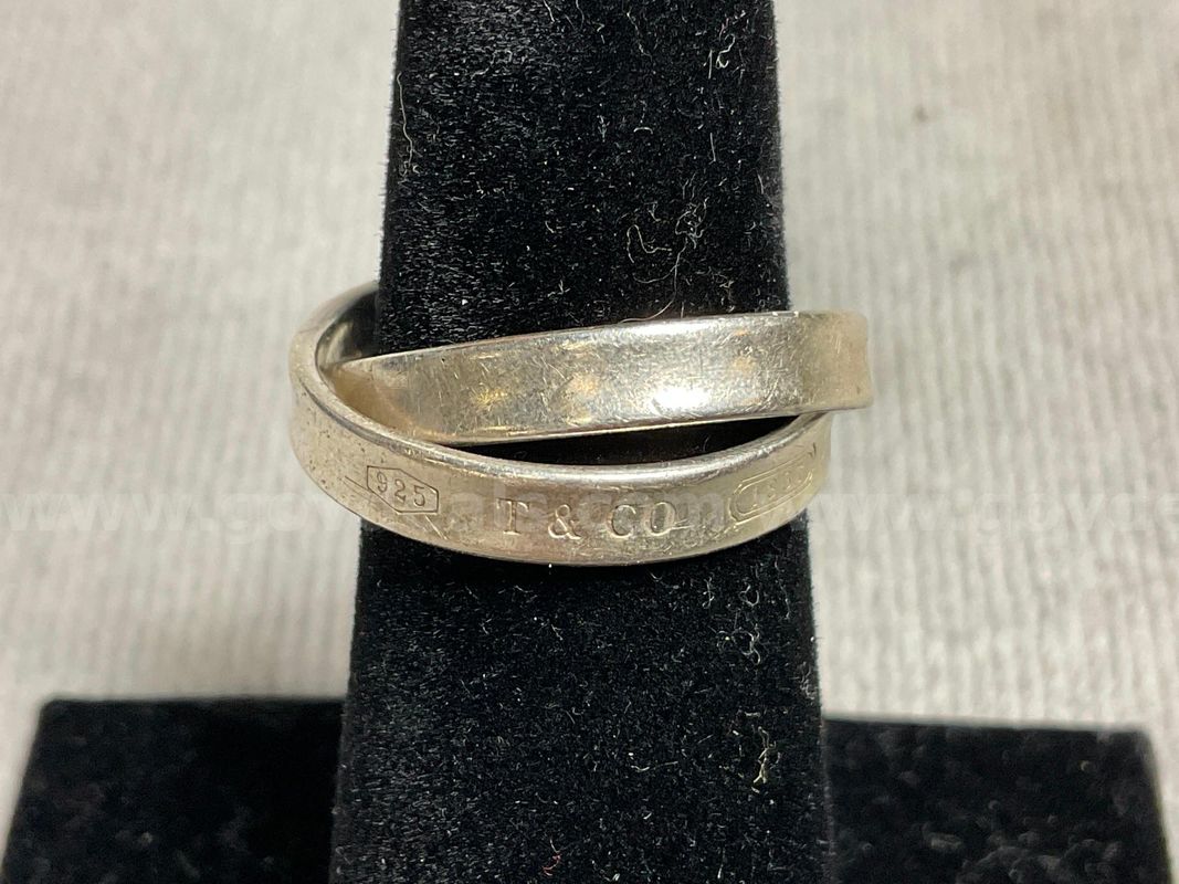 Silver Tiffany & Co. Interlocking Circles Ring, Size 6, Total Weight 4.86g