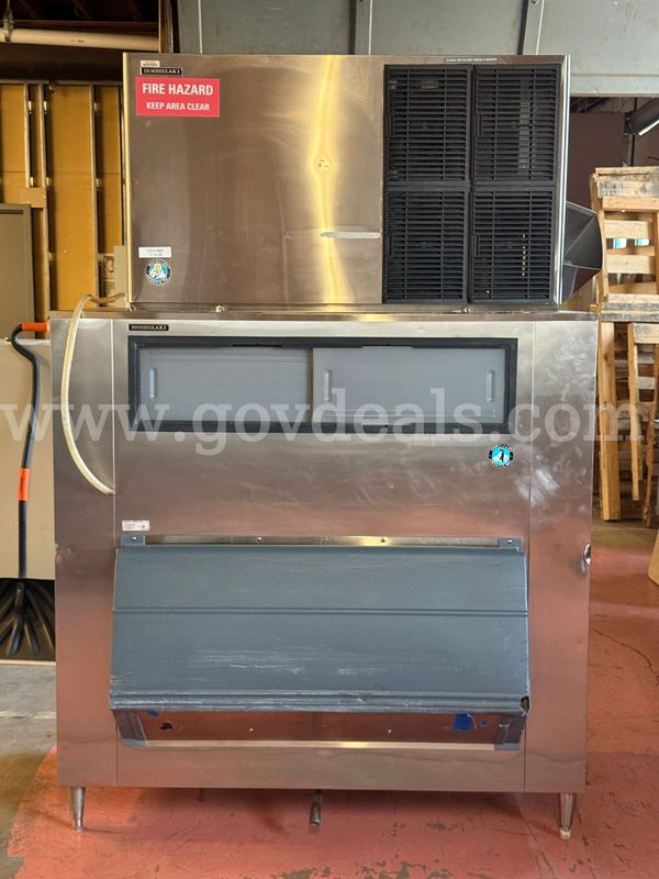 Hoshizaki Ice Maker Machine, Model KM-1300SAH with Ice Storage Bin, Untested (Damaged Trim)