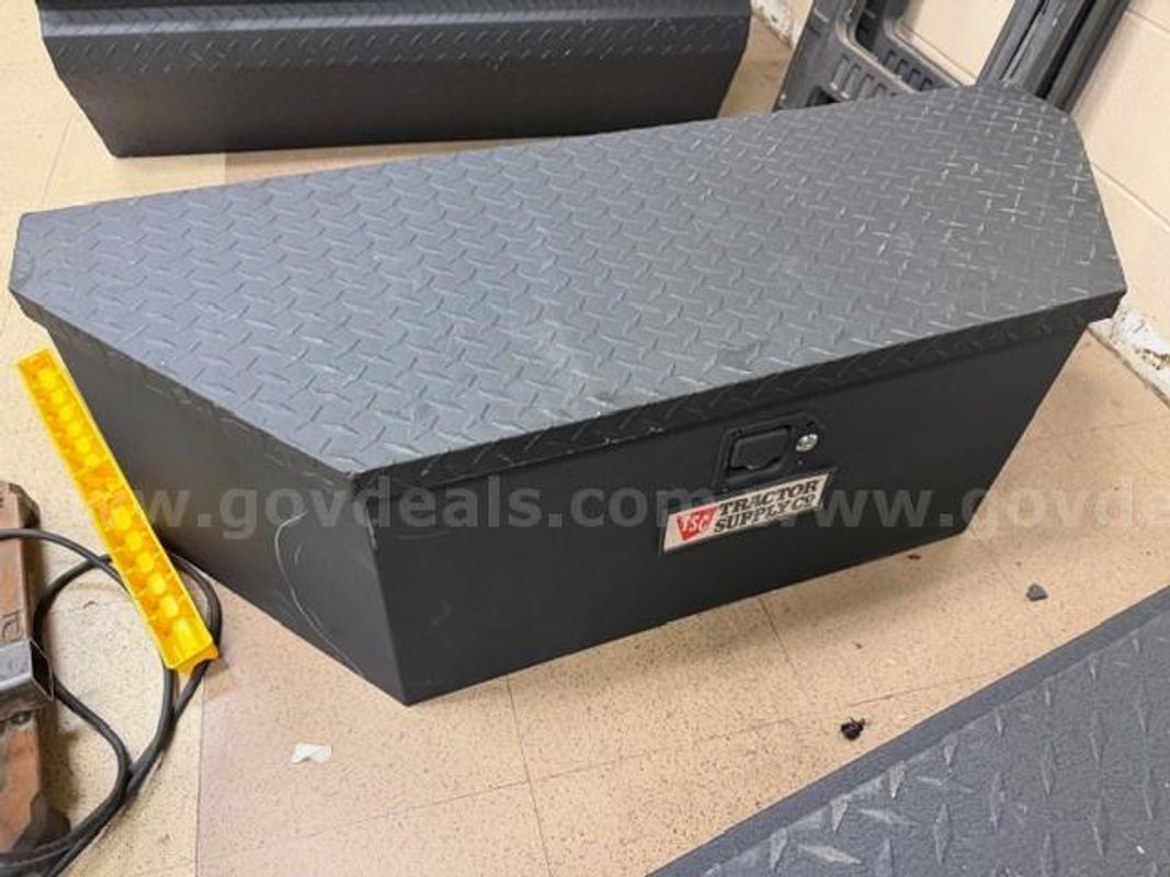 Tractor Supply Company Trailer Box