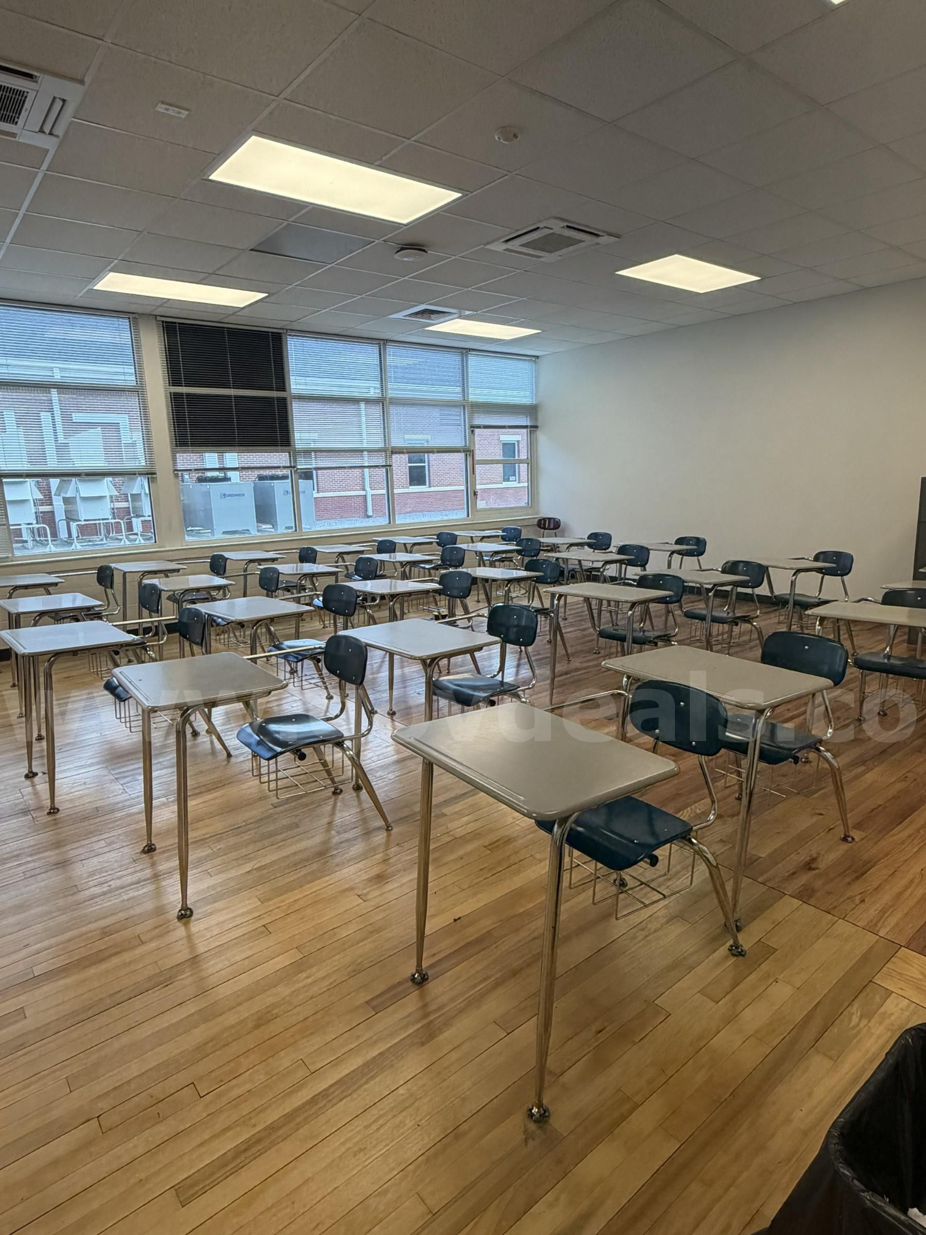 Lot# 5 - 25 Student Desks