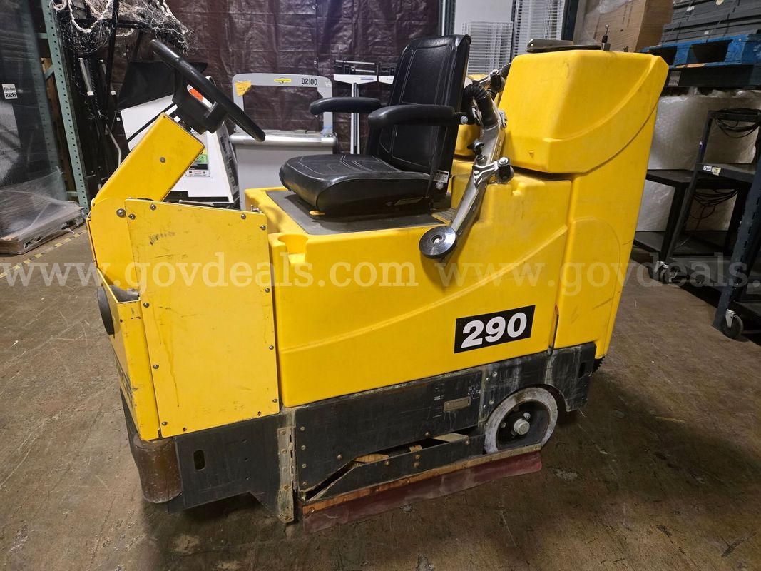 Tomcat 290 FactoryCat Riding Floor Scrubber