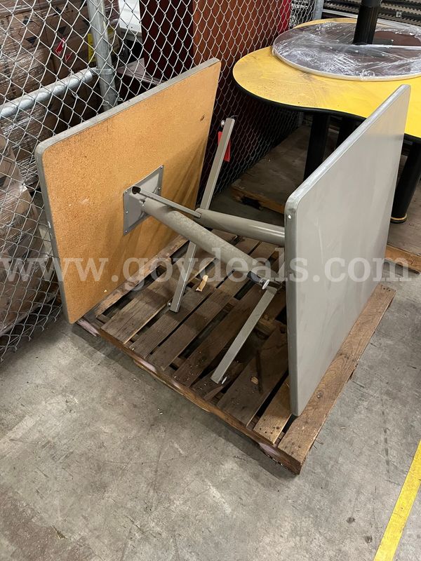 (Lot Of 5) Square And Round Tables