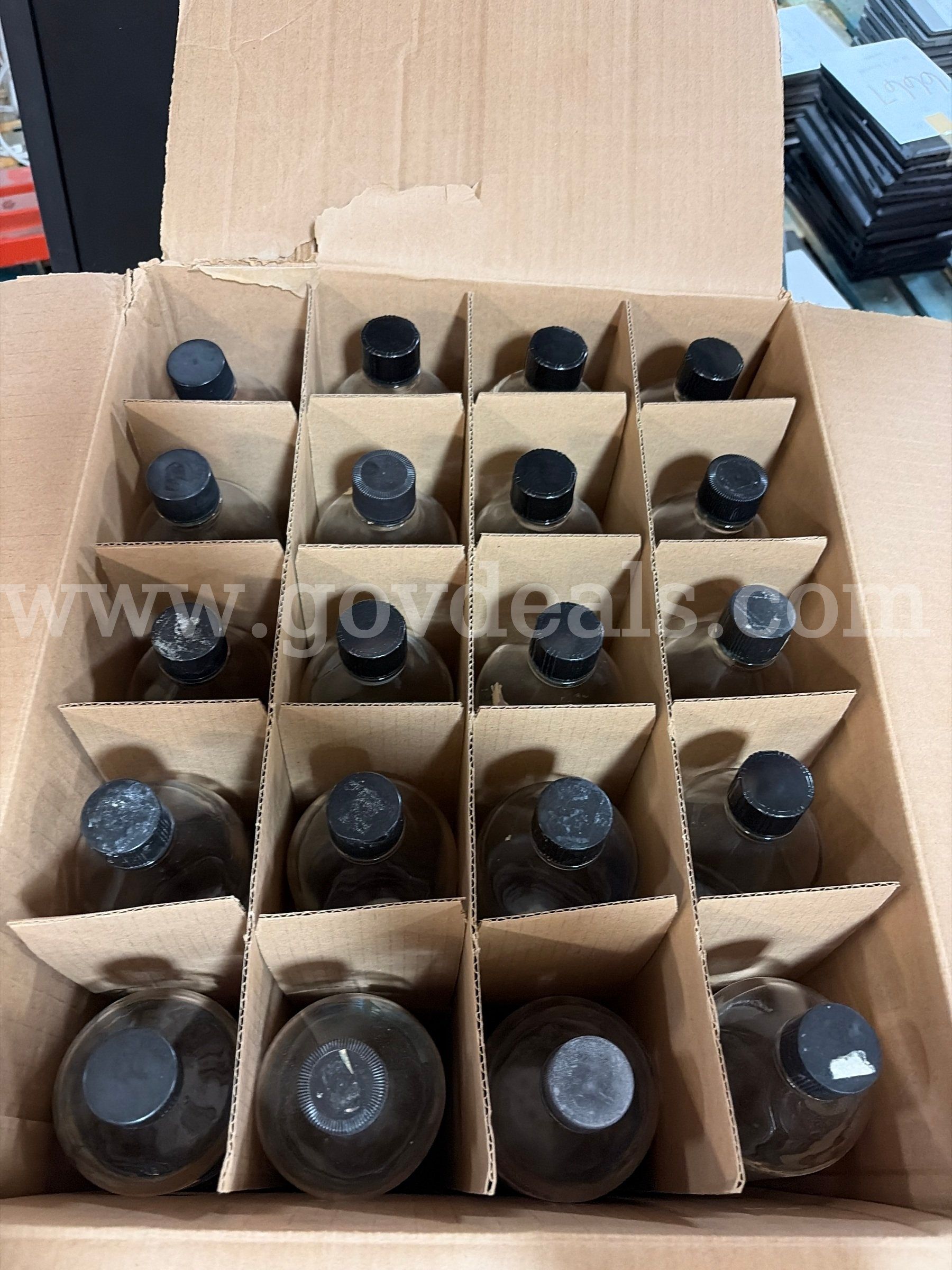 Lot of 40 500mL Lab Glassware