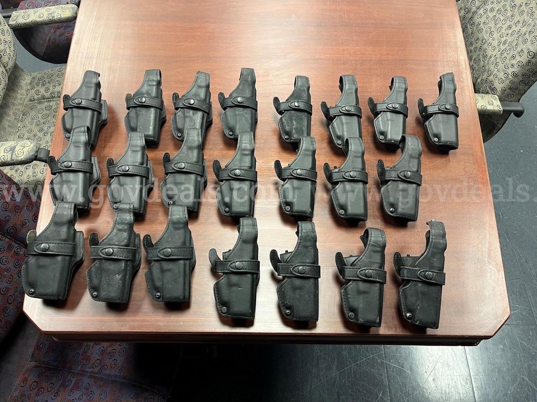Lot of 22 Safariland 070-83 duty holsters