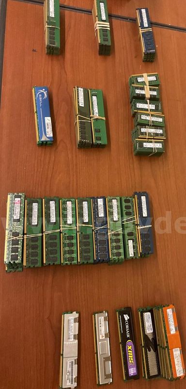 Lot of 218 RAM