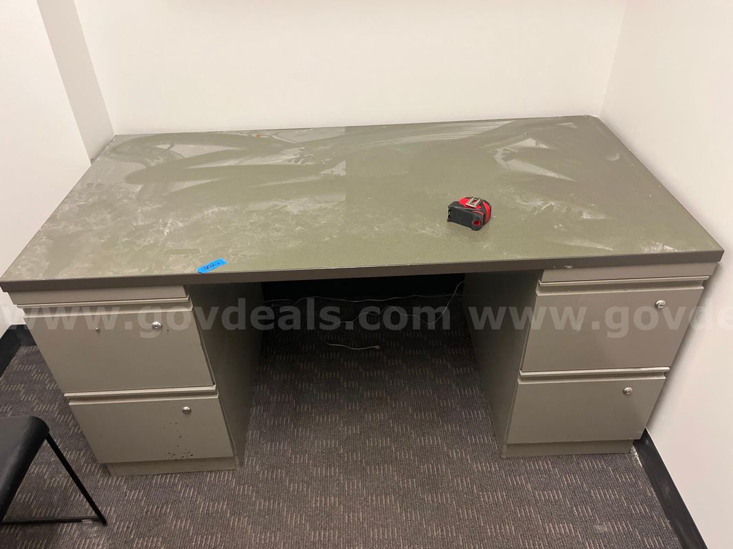 Metal Desk w/file cabinets